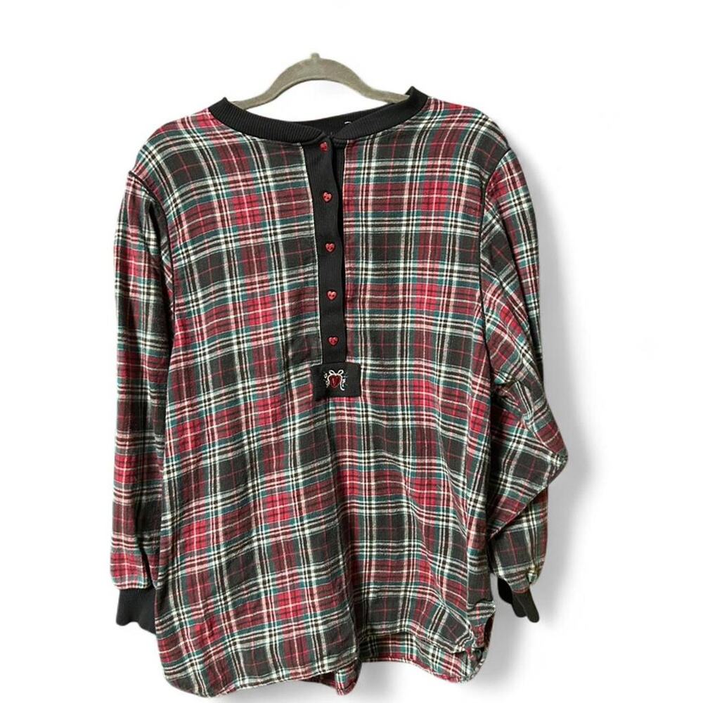 Large Unique dark plaid flannel half button up shirt with embroidered heart